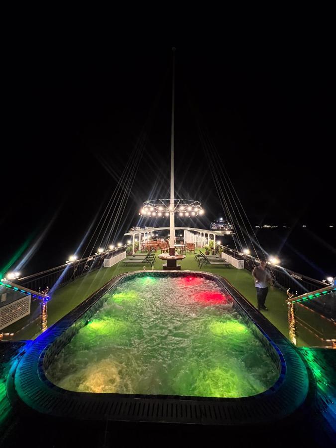 Готель Calypso Cruises Cat Hai Екстер'єр фото